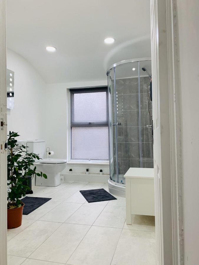 Stylish, Spacious & Luxurious Home - Parking Liverpool Buitenkant foto