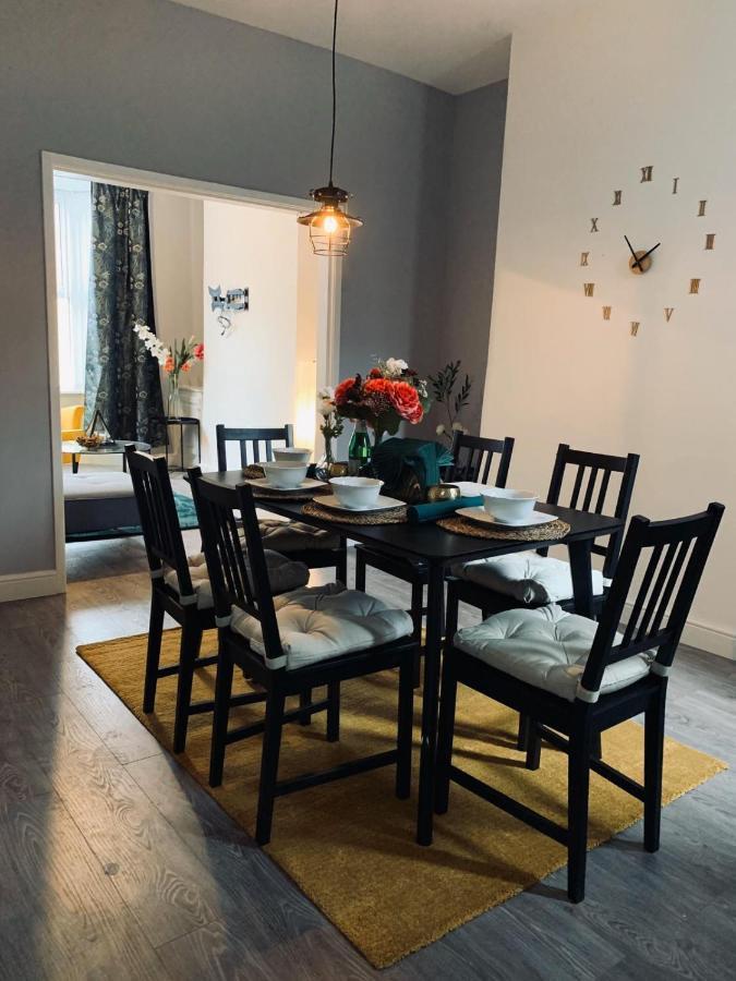 Stylish, Spacious & Luxurious Home - Parking Liverpool Buitenkant foto