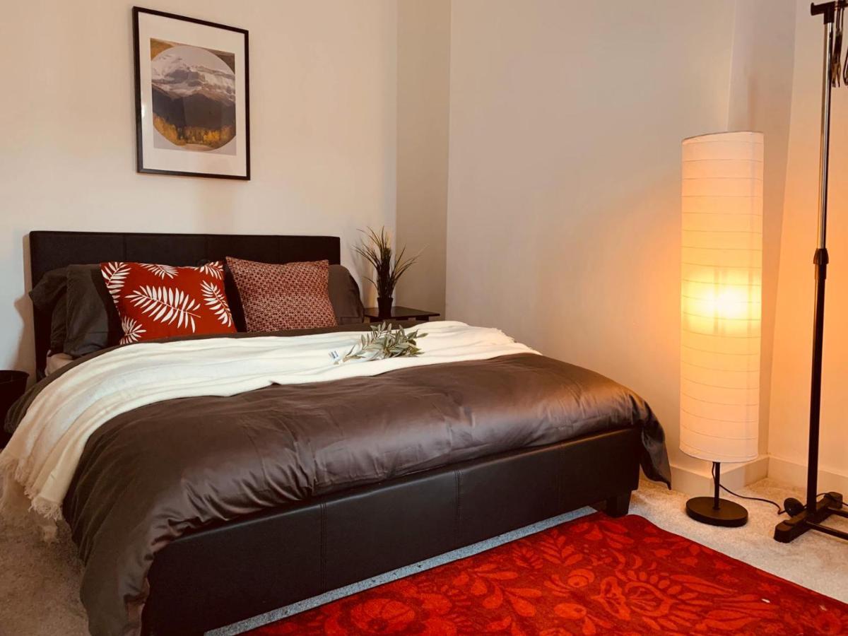 Stylish, Spacious & Luxurious Home - Parking Liverpool Buitenkant foto